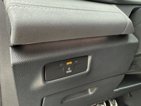 New 2026 Volkswagen Tiguan SE R-Line image 19