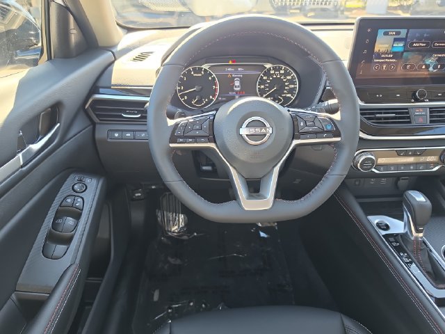 New 2026 Nissan Altima 2.5 SR w/ SR Premium Package FWD image 13