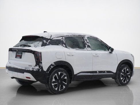 New 2026 Nissan Kicks SV w/ SV Premium Package image 2