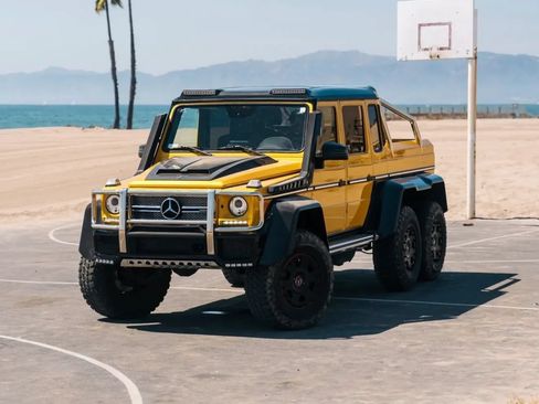 Used 2017 Mercedes-Benz G 65 AMG 4MATIC w/ Solarbeam Edition image 2