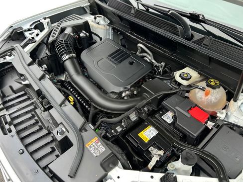 Used 2022 GMC Acadia SLE FWD image 31