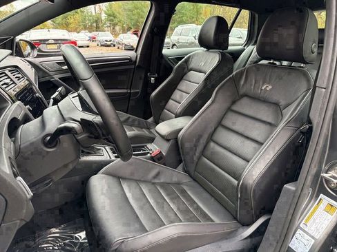 Used 2019 Volkswagen Golf R 4-Door image 15
