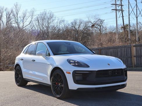 New 2026 Porsche Macan GTS image 11