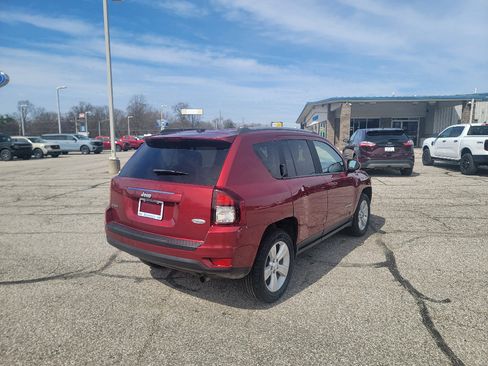 Used 2016 Jeep Compass Latitude image 8