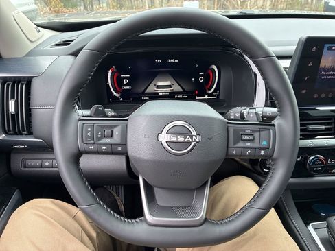 New 2026 Nissan Pathfinder SL w/ SL Premium Package AWD/4WD image 17