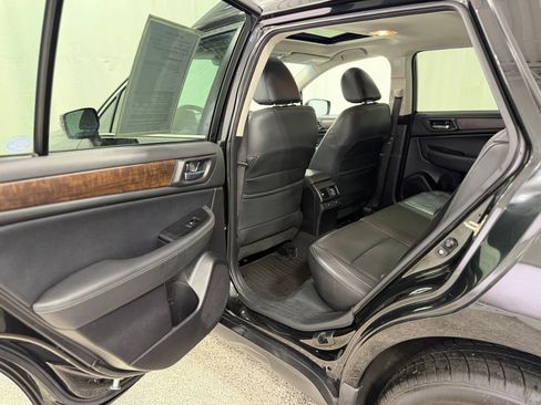 Used 2017 Subaru Outback 2.5i Limited AWD/4WD image 24