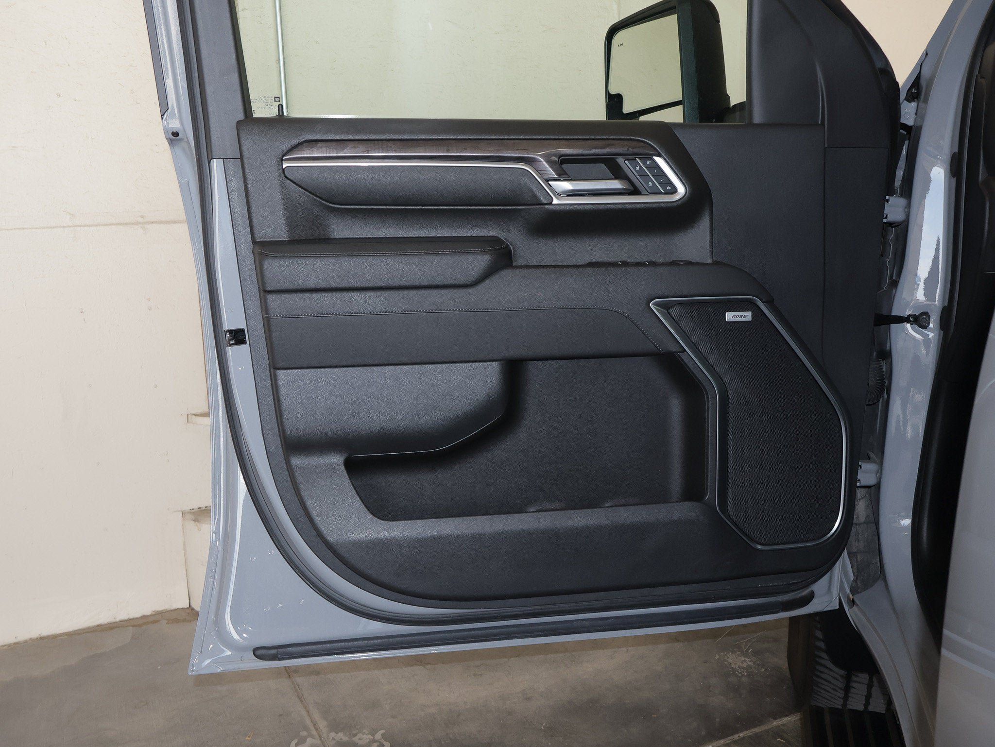 Used 2024 Chevrolet Silverado 2500 LTZ w/ LTZ Plus Package AWD/4WD image 38
