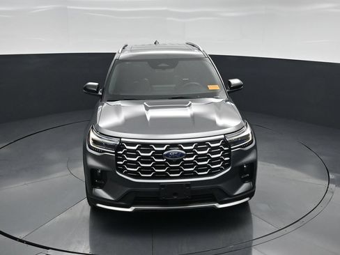 Certified 2025 Ford Explorer Platinum w/ Ultimate Package AWD/4WD image 40