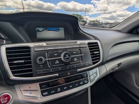 Used 2014 Honda Accord EX image 25