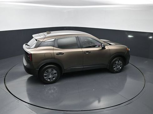 Used 2025 Nissan Kicks S w/ Interior Electronics Package FWD image 27
