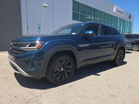 Certified 2023 Volkswagen Atlas Cross Sport SE w/ Black Wheel Package AWD/4WD image 8