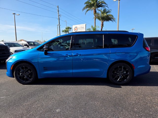 New 2027 Chrysler Pacifica Select FWD image 5