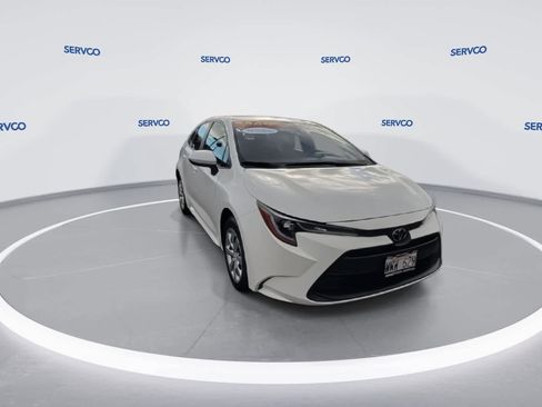 Used 2023 Toyota Corolla LE image 2