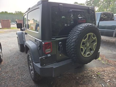 Used 2018 Jeep Wrangler Rubicon w/ Power Convenience Group AWD/4WD image 9