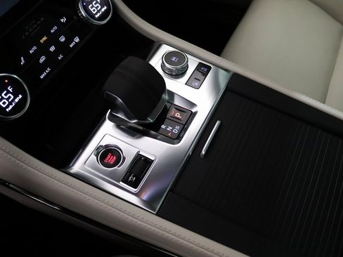 Used 2021 Jaguar F-PACE S image 26