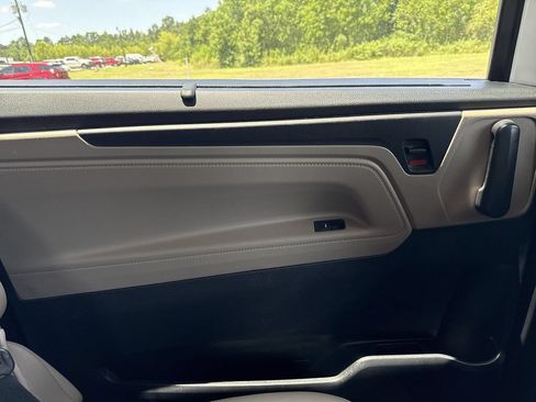 Used 2023 Honda Odyssey Touring image 24