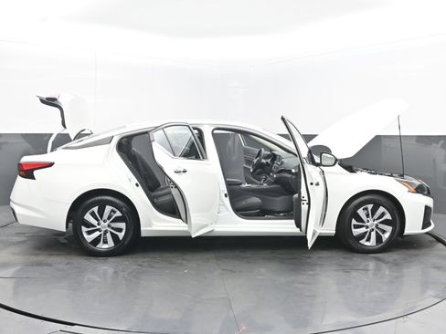 Certified 2025 Nissan Altima 2.5 S image 44