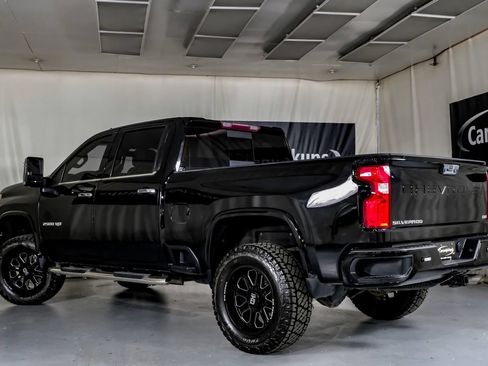Used 2020 Chevrolet Silverado 2500 LTZ AWD/4WD image 11