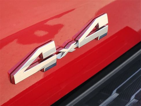 Used 2025 Toyota Tacoma SR5 image 7