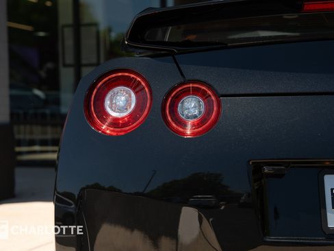 Used 2015 Nissan GT-R Premium AWD/4WD image 12
