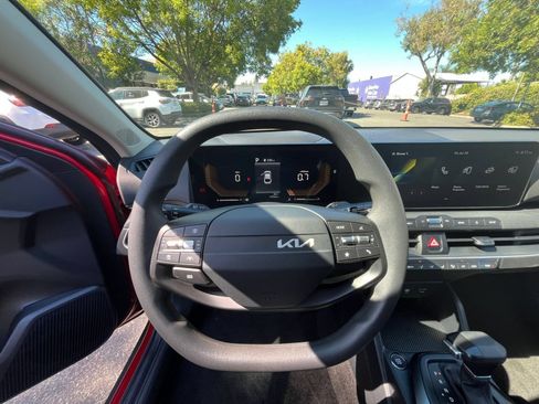 Used 2026 Kia K4 FWD image 33