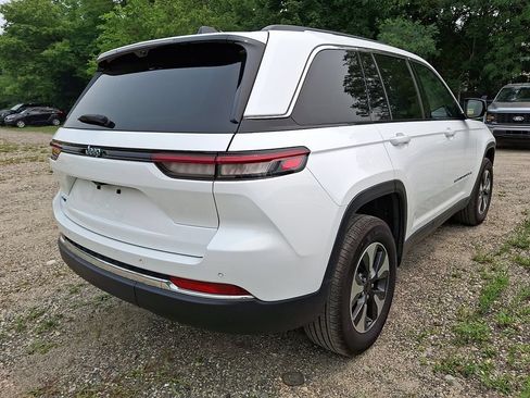 Used 2023 Jeep Grand Cherokee 4WD 4xe w/ Luxury Tech Group II image 4