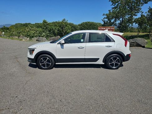 New 2026 Kia Niro LX FWD image 2