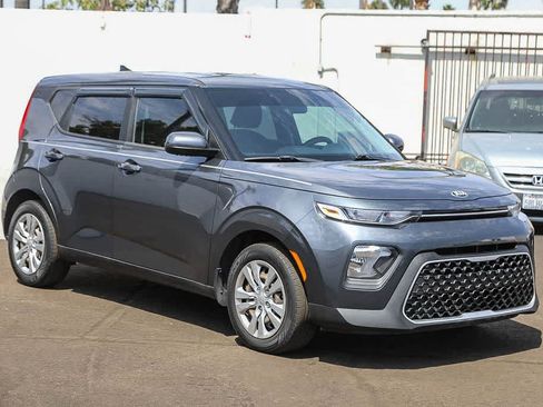 Used 2021 Kia Soul LX FWD image 3