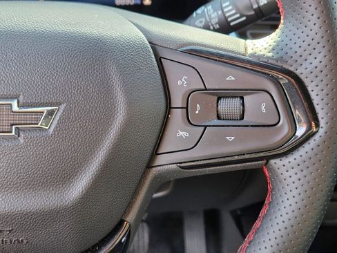 Used 2025 Chevrolet Trax RS w/ Driver Confidence Package FWD image 26