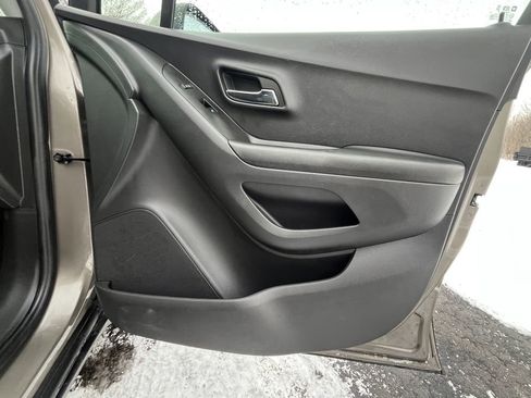 Certified 2022 Chevrolet Trax LT w/ Sport Edition image 21