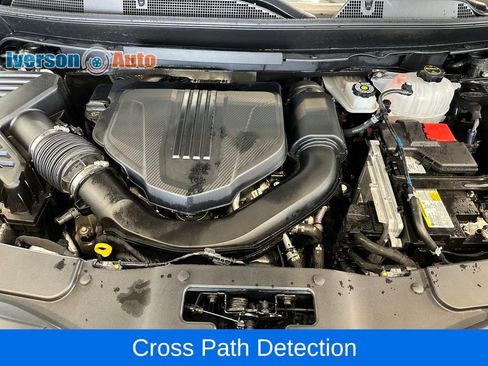 Used 2026 Chevrolet Traverse LT image 11