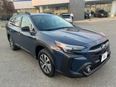 Certified 2025 Subaru Outback Premium w/ Popular Package #1A image 1