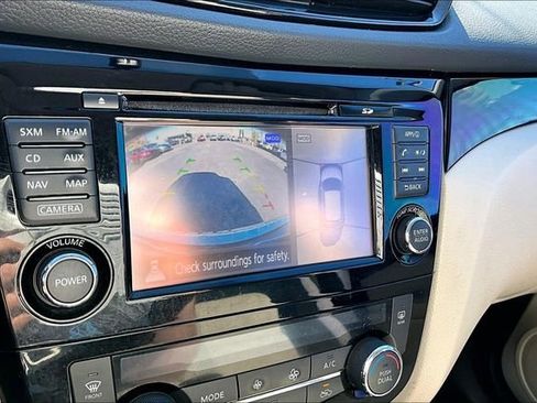 Used 2017 Nissan Rogue Sport SV w/ SV Premium Package image 11