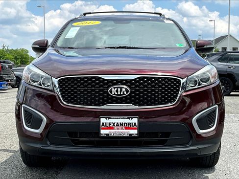 Used 2017 Kia Sorento LX image 3