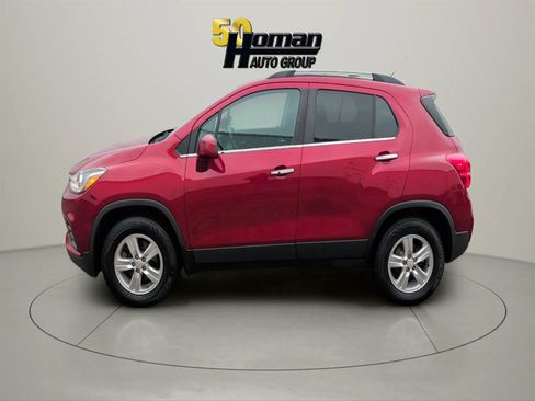 Used 2018 Chevrolet Trax LT w/ LT Convenience Package image 2