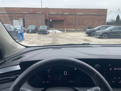 Used 2025 Buick Encore GX Preferred image 34