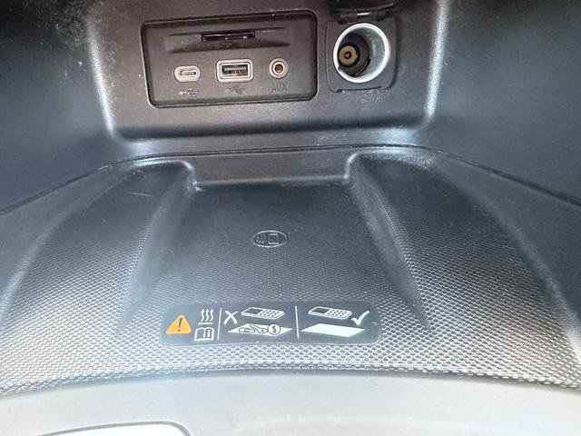 Used 2020 Chevrolet Equinox Premier w/ LPO, Floor Liner Package AWD/4WD image 24