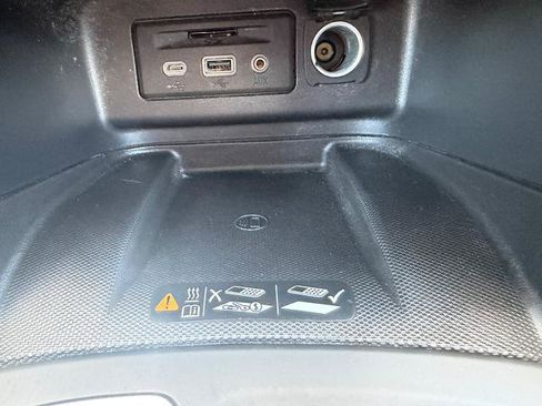 Used 2020 Chevrolet Equinox Premier w/ LPO, Floor Liner Package AWD/4WD image 24