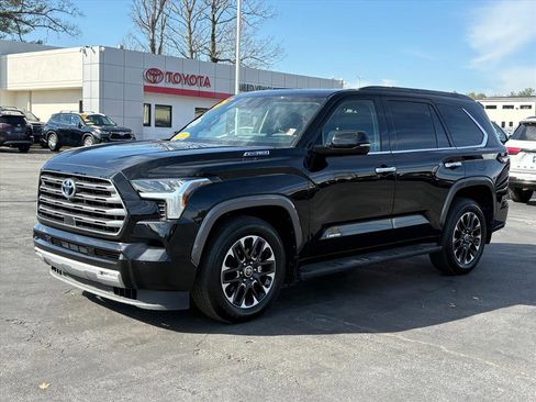 Used 2023 Toyota Sequoia Limited image 25