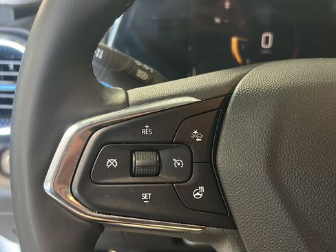 Used 2025 Chevrolet Trax LT w/ LT Convenience Package image 18