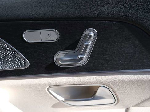 Used 2020 Mercedes-Benz GLS 450 4MATIC image 27