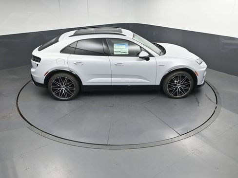 New 2025 Porsche Macan Turbo Electric AWD/4WD image 38
