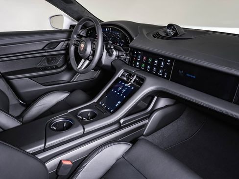 New 2025 Porsche Taycan GTS image 12