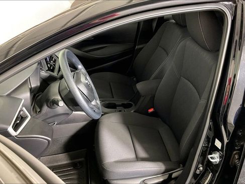 Used 2025 Toyota Corolla LE image 34