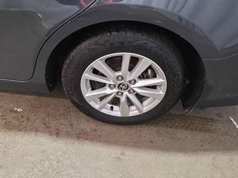 Used 2025 Toyota Camry LE FWD image 4
