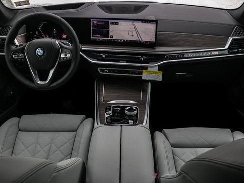 New 2026 BMW X5 xDrive50e w/ Executive Package image 7