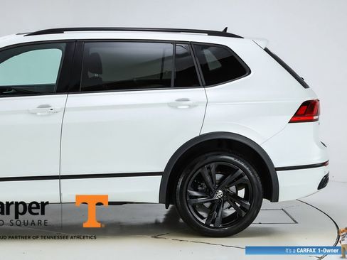 Used 2023 Volkswagen Tiguan SE R-Line AWD/4WD image 4