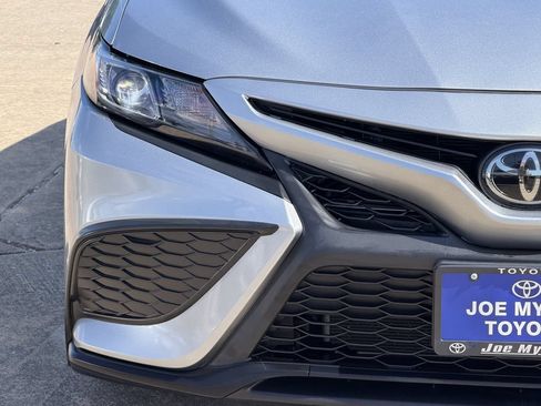 Used 2024 Toyota Camry SE FWD image 5