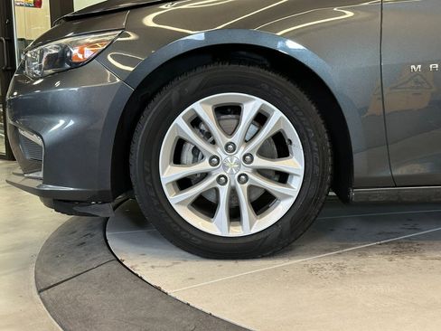 Used 2017 Chevrolet Malibu LT image 25