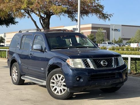 Used 2008 Nissan Pathfinder SE w/ Leather Pkg RWD image 2